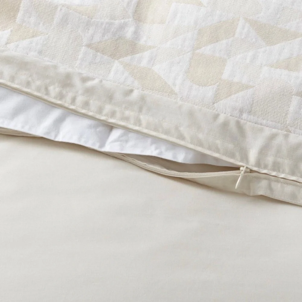 NWT King Mod Geo Matelasse Duvet Cover and Sham Set Khaki/Ivory King